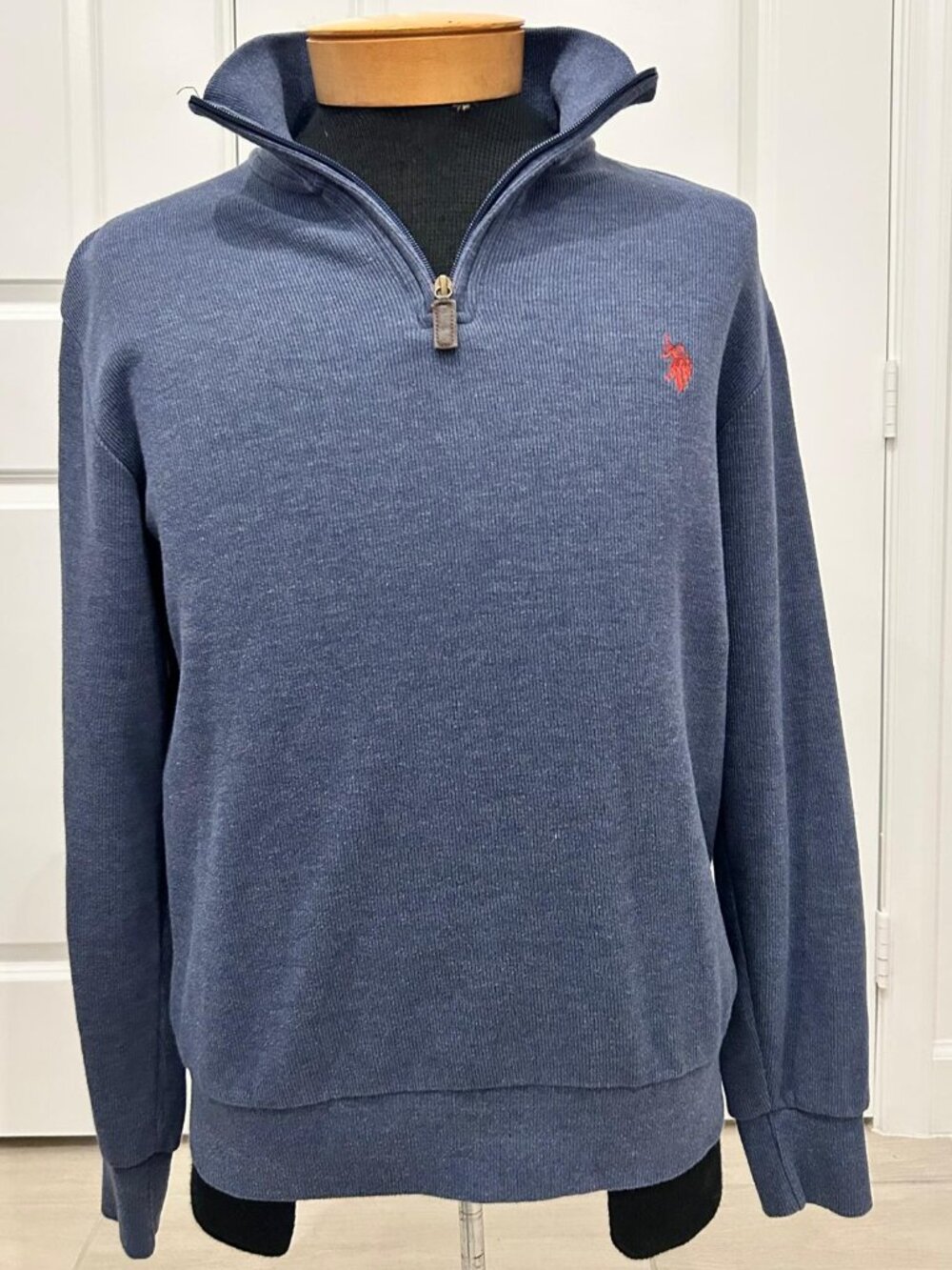 U.S. Polo Assn. Men’s Blue Quarter Zip Mock Neck Pullover Sweater Size M.